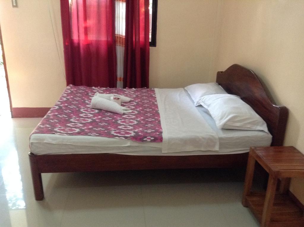 Tia Mers Guest House Puerto Princesa Dış mekan fotoğraf