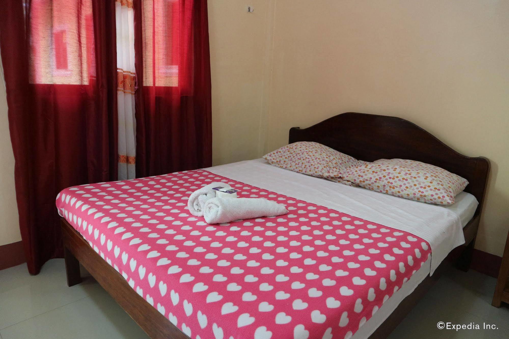 Tia Mers Guest House Puerto Princesa Dış mekan fotoğraf