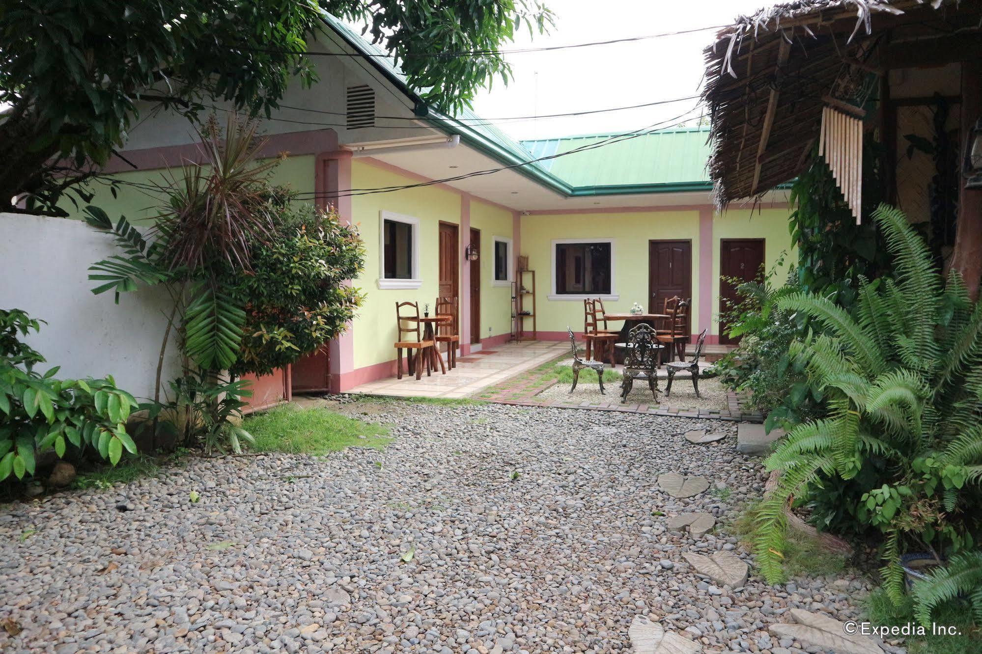 Tia Mers Guest House Puerto Princesa Dış mekan fotoğraf